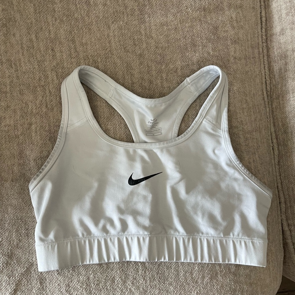 white nike sports bra